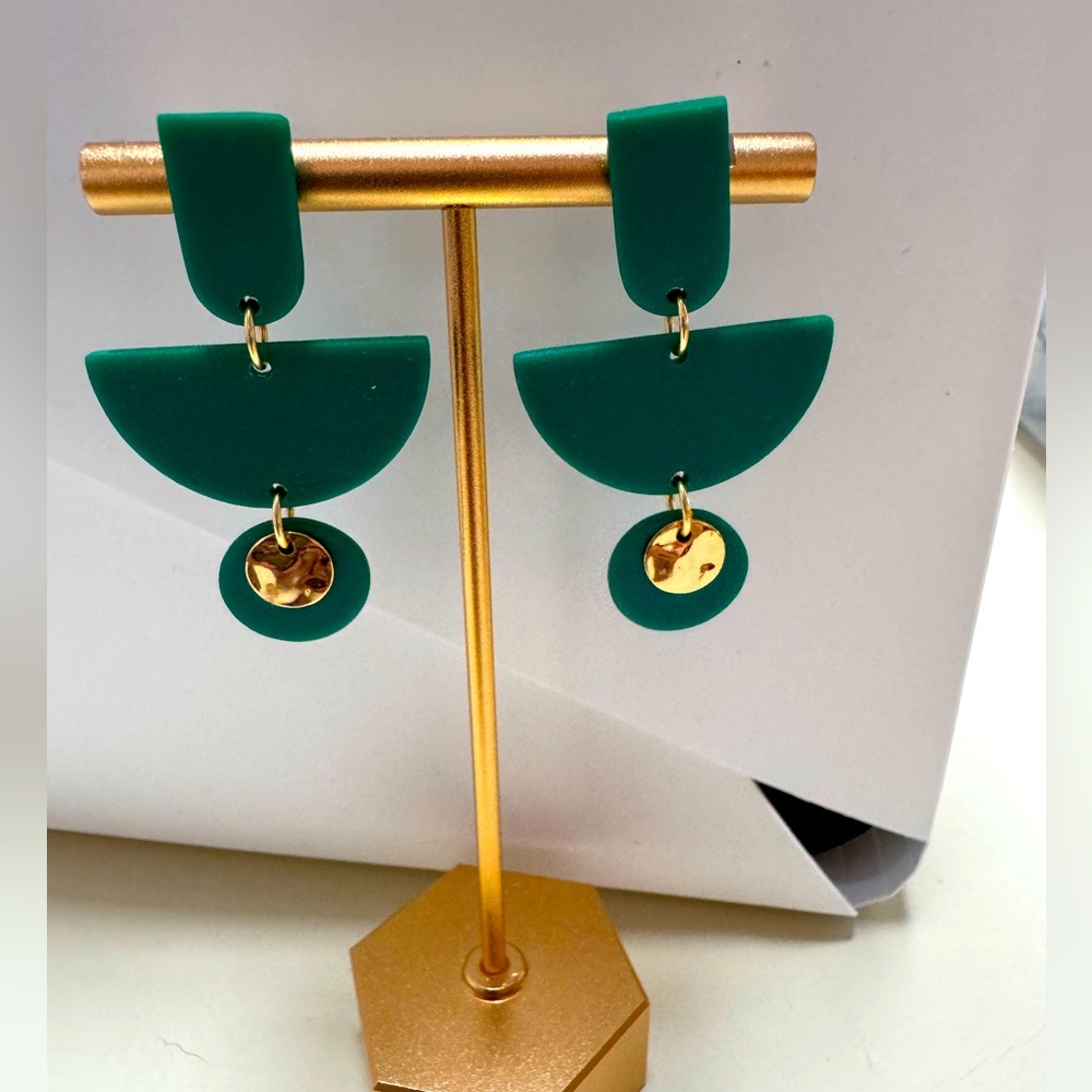 Emerald Green Geometric Drop Earrings ⭐️3 for $20⭐️